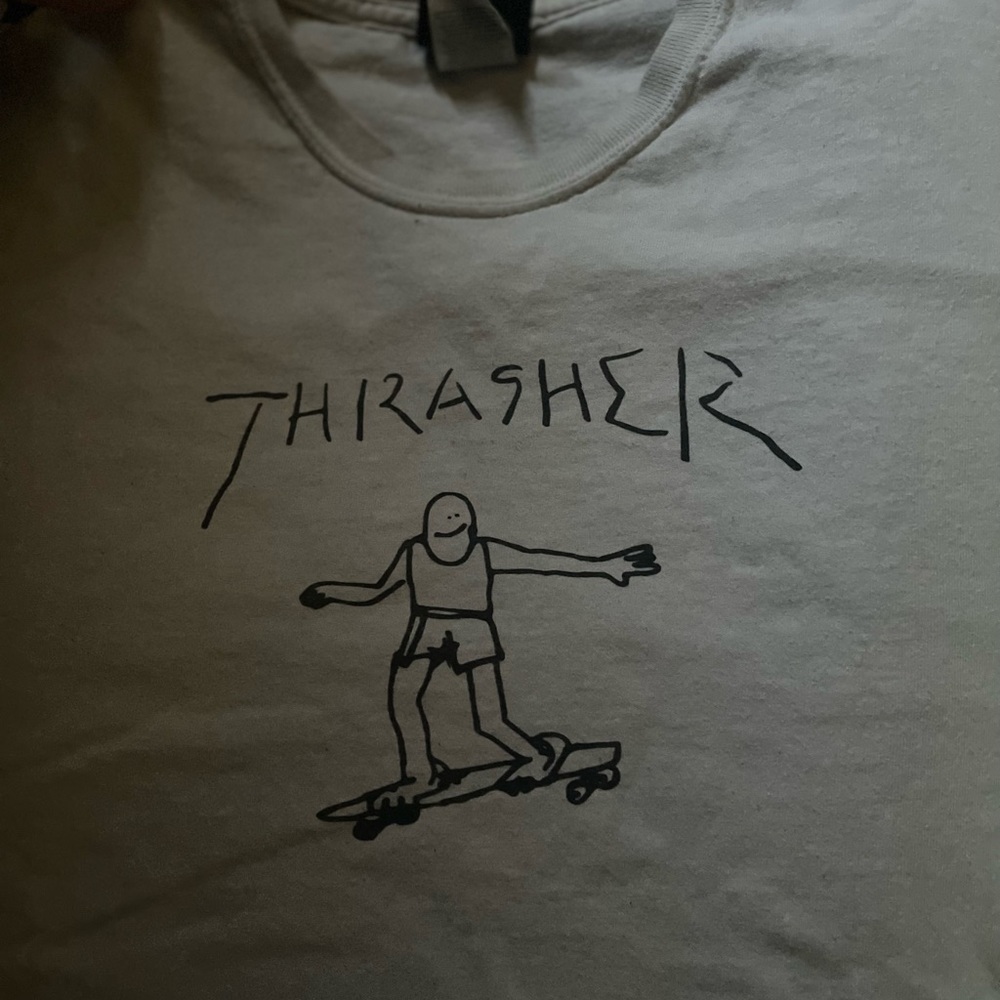 Thrasher skating t